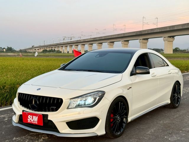 電動座椅 免鑰匙啟動 加熱座椅 倒車顯影 定速 全景天窗 雙區恆溫 藍芽 胎壓偵測  第3張相片