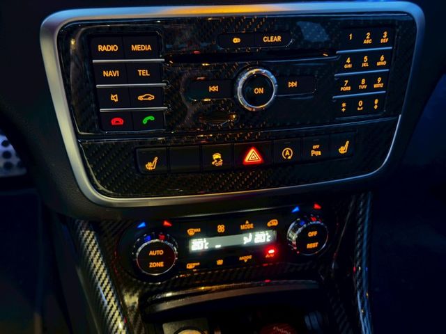 電動座椅 免鑰匙啟動 加熱座椅 倒車顯影 定速 全景天窗 雙區恆溫 藍芽 胎壓偵測  第13張相片