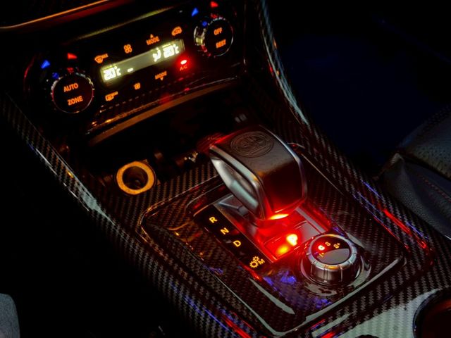 電動座椅 免鑰匙啟動 加熱座椅 倒車顯影 定速 全景天窗 雙區恆溫 藍芽 胎壓偵測  第14張相片