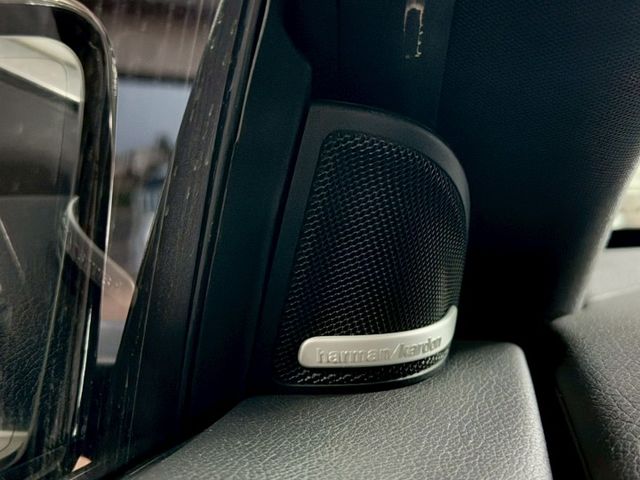 電動座椅 免鑰匙啟動 加熱座椅 倒車顯影 定速 全景天窗 雙區恆溫 藍芽 胎壓偵測  第16張相片