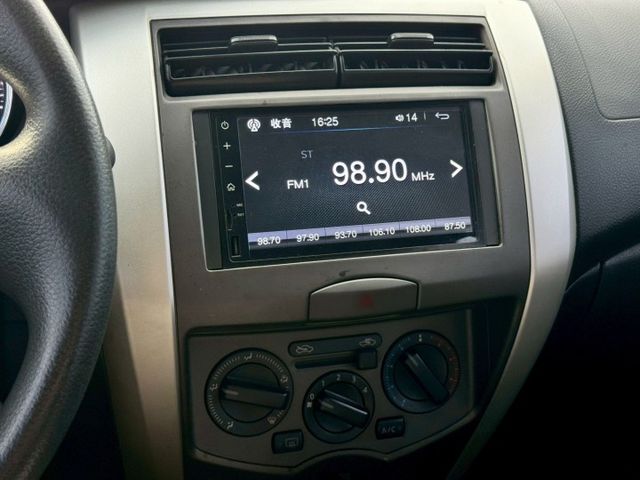 1.6 原鈑原漆 里程保證 僅跑8.2萬公里 優質代步車 車況妥妥的 還可做保固 趕快私訊  第13張相片