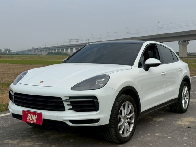 電子懸吊、免鑰匙啟動、全景天窗、電動尾門、電動記憶座椅、跑車計時套件、APPLE CARPLAY、倒車顯影、切換模式旋鈕  第2張相片