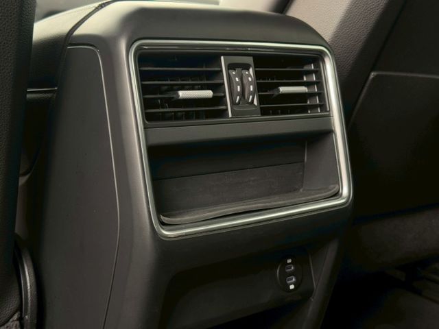 電子懸吊、免鑰匙啟動、全景天窗、電動尾門、電動記憶座椅、跑車計時套件、APPLE CARPLAY、倒車顯影、切換模式旋鈕  第14張相片