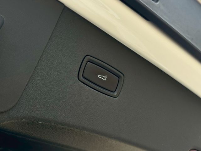 電子懸吊、免鑰匙啟動、全景天窗、電動尾門、電動記憶座椅、跑車計時套件、APPLE CARPLAY、倒車顯影、切換模式旋鈕  第17張相片