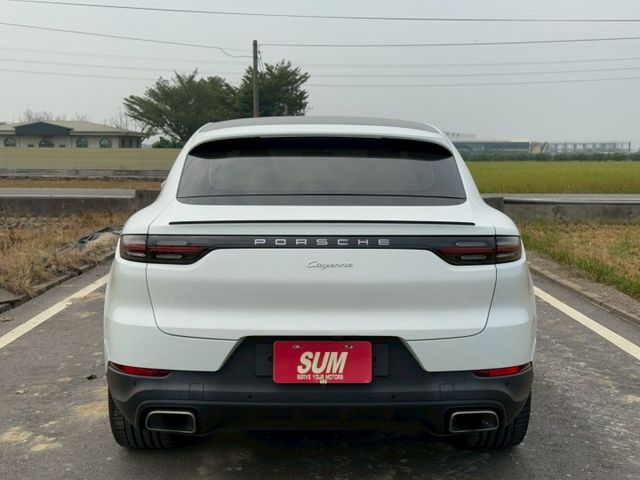 電子懸吊、免鑰匙啟動、全景天窗、電動尾門、電動記憶座椅、跑車計時套件、APPLE CARPLAY、倒車顯影、切換模式旋鈕  第19張相片