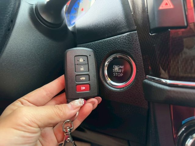 S+版 不敗神車 定速巡航 免鑰匙 摸門解鎖 恆溫空調 電折  第14張相片