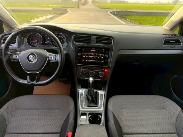 定速巡航 雙區恆溫空調 倒車顯影 免鑰匙 摸門解鎖 跟車  第5張相片