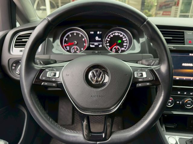 定速巡航 雙區恆溫空調 倒車顯影 免鑰匙 摸門解鎖 跟車  第11張相片