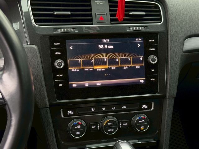 定速巡航 雙區恆溫空調 倒車顯影 免鑰匙 摸門解鎖 跟車  第15張相片