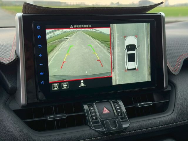 汽油 旗艦版 免鑰匙 摸門解鎖 抬頭顯示器 全速率跟車 環景系統 駕駛座電動椅（包含記憶功能）電動手煞 CarPlay  第7張相片