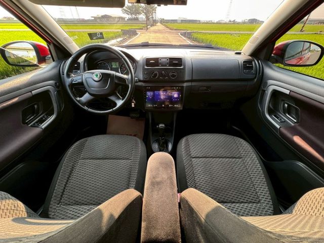 旅行款 1.2 TSI 升級八核心安卓機 360環景  CarPlay  抬頭顯示器 測速照相  導航 行車記錄器  第6張相片