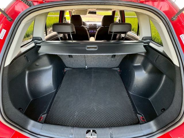 旅行款 1.2 TSI 升級八核心安卓機 360環景  CarPlay  抬頭顯示器 測速照相  導航 行車記錄器  第17張相片