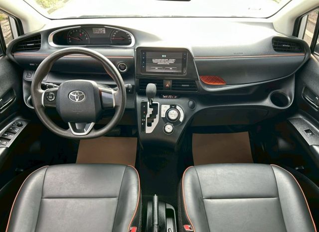 1.8 豪華版 7人座 一手車 原廠保養 原鈑件 恆溫  I-key 摸門  霧燈  電折 循跡防滑  第5張相片