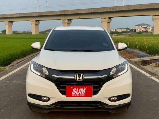 HRV-S版 導航 恆溫 藍芽 定速 摸門 ikey Car Play 全車雷達 倒車顯影 換檔撥片 盲點  第2張相片