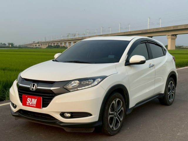 HRV-S版 導航 恆溫 藍芽 定速 摸門 ikey Car Play 全車雷達 倒車顯影 換檔撥片 盲點  第4張相片