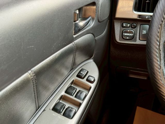 頂級雙天窗 一手車 恆溫 電動座椅 方向盤音量控制  壓縮機耗材已更換 便宜7人座  第15張相片