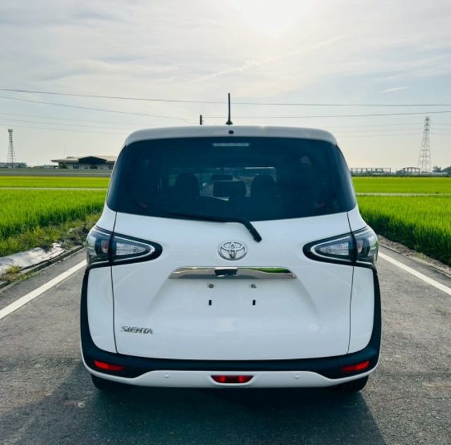 1.8 豪華版 7人座 一手車 原廠保養 原鈑件 恆溫  I-key 摸門  霧燈  電折 循跡防滑  第20張相片