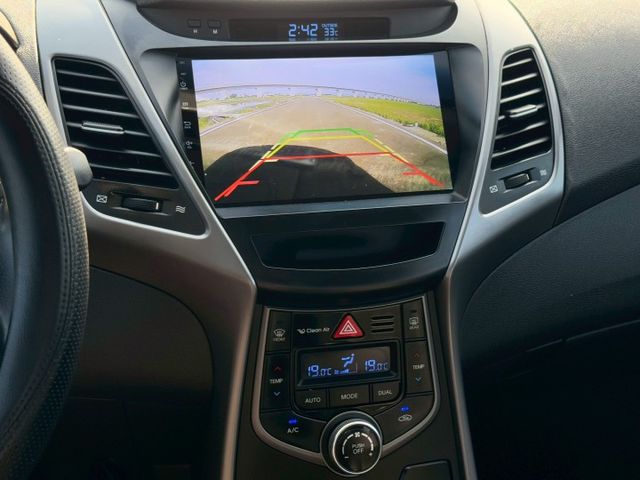 Elantra EX 雙區恆溫 電折 藍牙 導航 倒車顯影 代步車好選擇  第15張相片