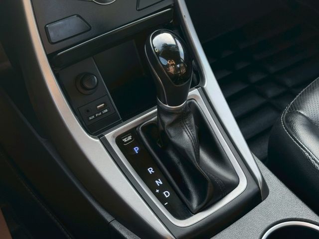 Elantra EX 雙區恆溫 電折 藍牙 導航 倒車顯影 代步車好選擇  第16張相片
