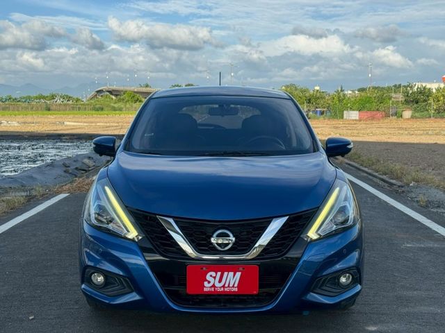 一手車 原鈑件 極少里程僅跑5萬! 免鑰匙啟動 摸門解鎖 雙區恆溫 Car play  定速 抬頭顯示器 360環景  第2張相片
