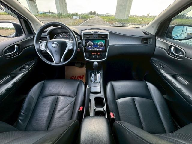 一手車 原鈑件 極少里程僅跑5萬! 免鑰匙啟動 摸門解鎖 雙區恆溫 Car play  定速 抬頭顯示器 360環景  第6張相片
