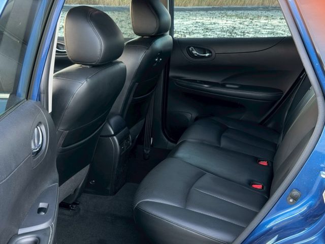 一手車 原鈑件 極少里程僅跑5萬! 免鑰匙啟動 摸門解鎖 雙區恆溫 Car play  定速 抬頭顯示器 360環景  第8張相片