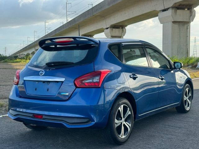 一手車 原鈑件 極少里程僅跑5萬! 免鑰匙啟動 摸門解鎖 雙區恆溫 Car play  定速 抬頭顯示器 360環景  第20張相片