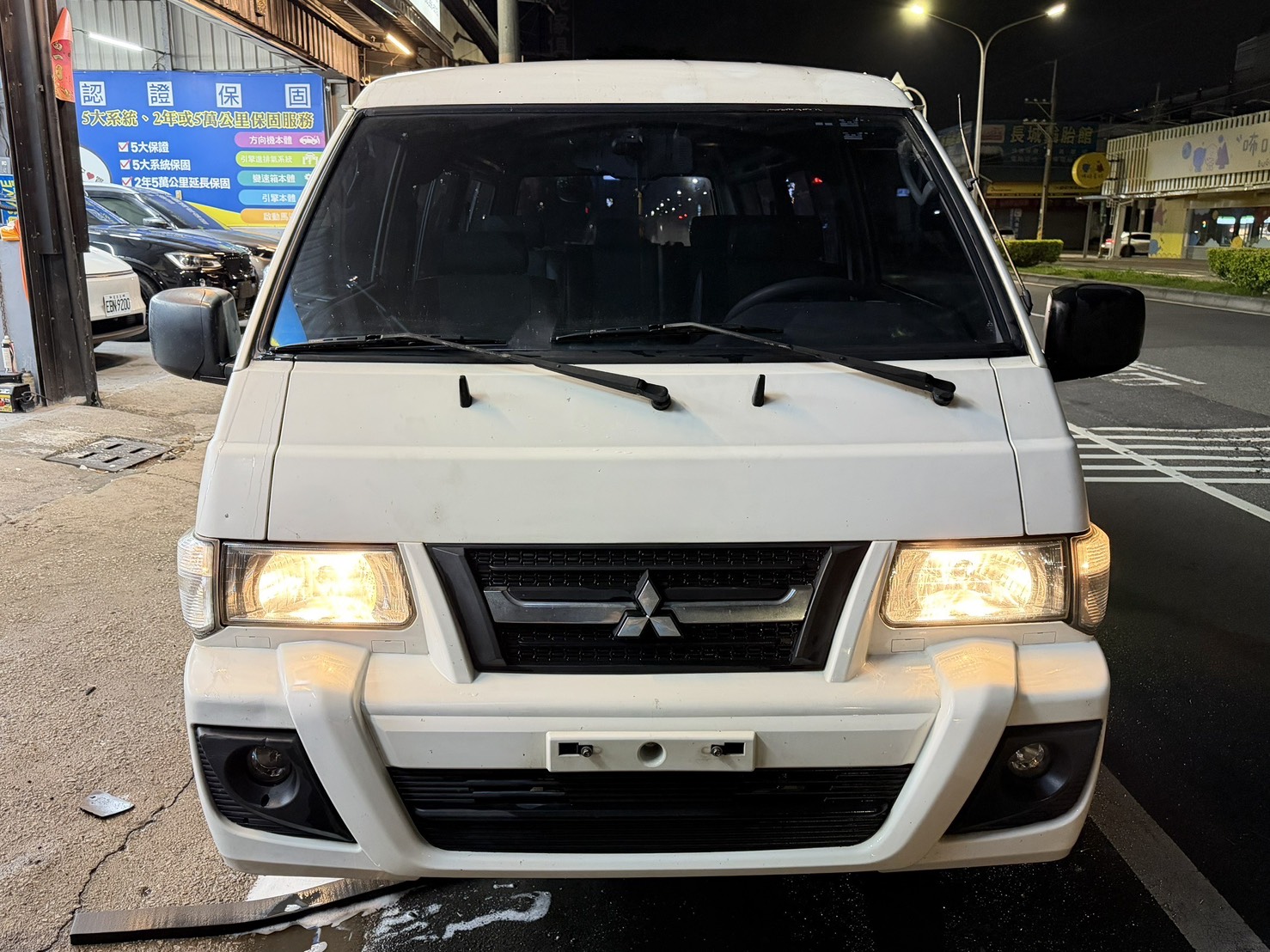 便宜有價差實惠八人座工作車可改兩人座貨車  第17張相片