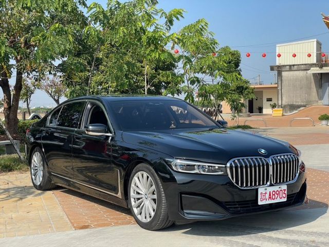 2017 BMW  740Li 小改款外觀 跟車系統 360環景 後座獨立空間  第3張相片