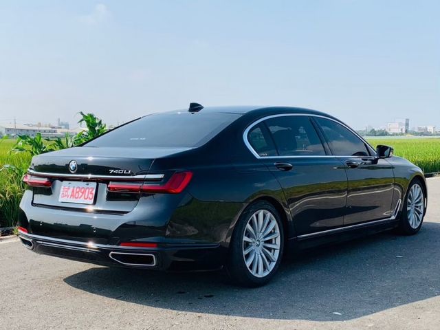 2017 BMW  740Li 小改款外觀 跟車系統 360環景 後座獨立空間  第4張相片