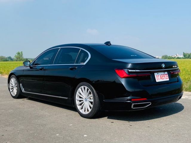 2017 BMW  740Li 小改款外觀 跟車系統 360環景 後座獨立空間  第6張相片