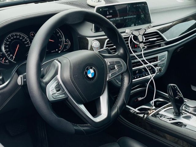 2017 BMW  740Li 小改款外觀 跟車系統 360環景 後座獨立空間  第11張相片