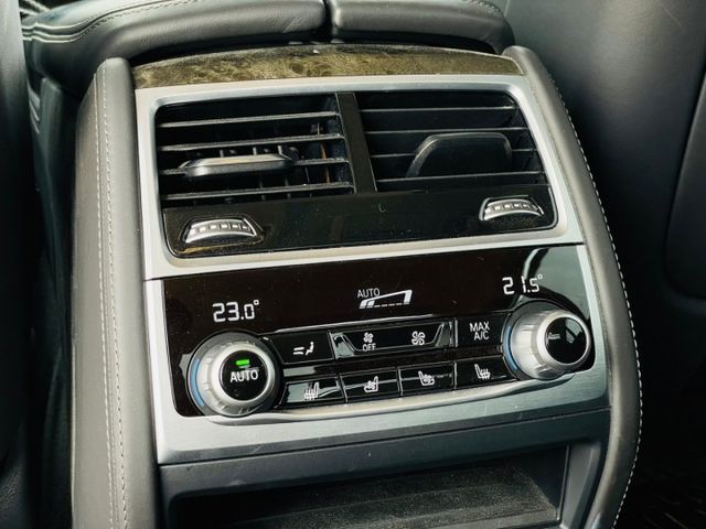 2017 BMW  740Li 小改款外觀 跟車系統 360環景 後座獨立空間  第13張相片