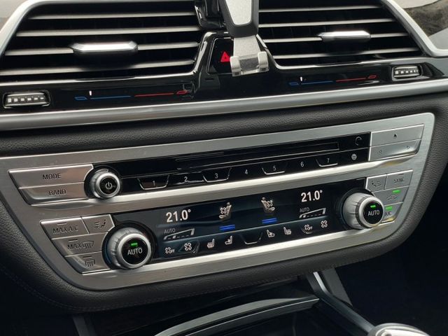 2017 BMW  740Li 小改款外觀 跟車系統 360環景 後座獨立空間  第18張相片