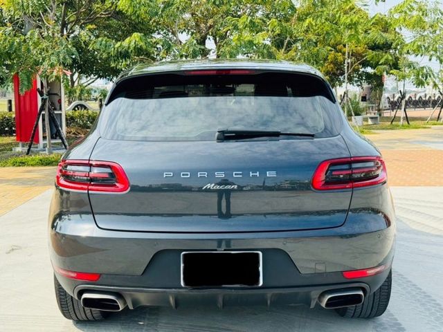 2018 Porsche Macan 2.0 全景天窗 電動尾門 14項電動座椅 18吋鋁圈  第5張相片