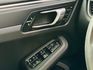 2018 Porsche Macan 2.0 全景天窗 電動尾門 14項電動座椅 18吋鋁圈  第18張縮圖