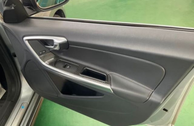 2018 VOLVO  V60 2.0 D3 天窗 雙電動座椅 ACC跟車  第12張相片