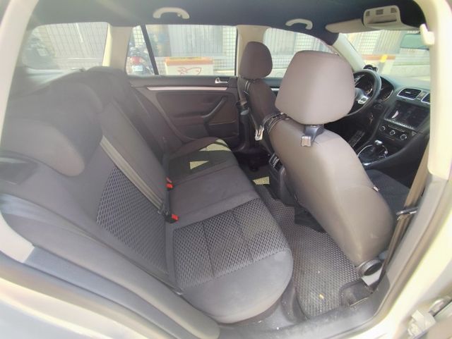 2011 GOLF 1.4 旅行車 安卓主機 車頂旅行箱  高低可調避震器  17吋鋁圈  第14張相片