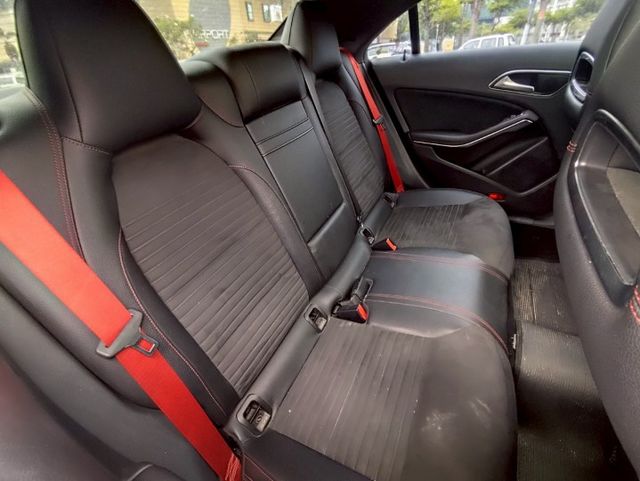 2016 BENZ CLA250 AMG 跑15.1萬 360環景 安卓主機 可認證  第7張相片