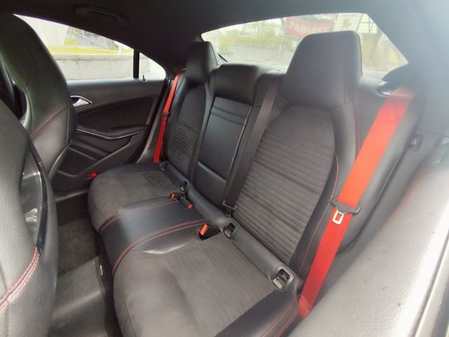 2016 BENZ CLA250 AMG 跑15.1萬 360環景 安卓主機 可認證  第8張相片