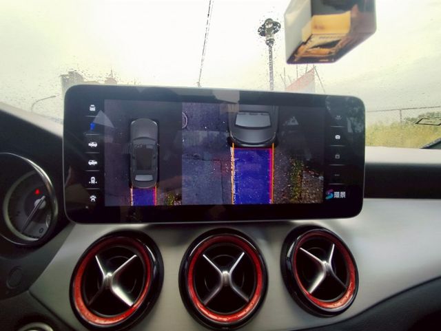 2016 BENZ CLA250 AMG 跑15.1萬 360環景 安卓主機 可認證  第12張相片