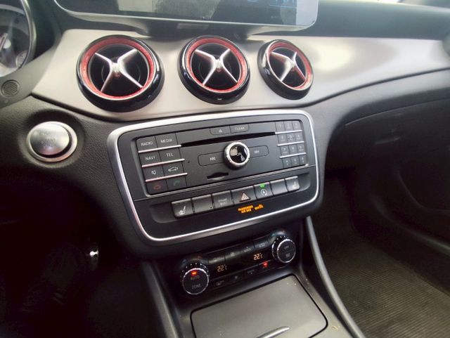 2016 BENZ CLA250 AMG 跑15.1萬 360環景 安卓主機 可認證  第13張相片