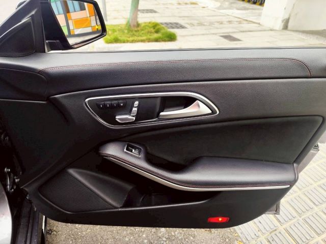 女用車 里程保證2016 賓士AMG CLA45  第19張相片