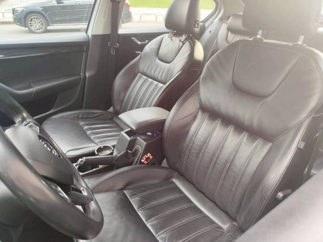 2017 SKODA octavia 1.4 恆溫空調 定速裝置 後做出風座 LED頭燈  第7張相片