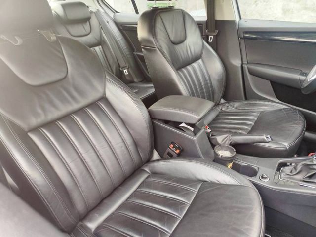 2017 SKODA octavia 1.4 恆溫空調 定速裝置 後做出風座 LED頭燈  第8張相片