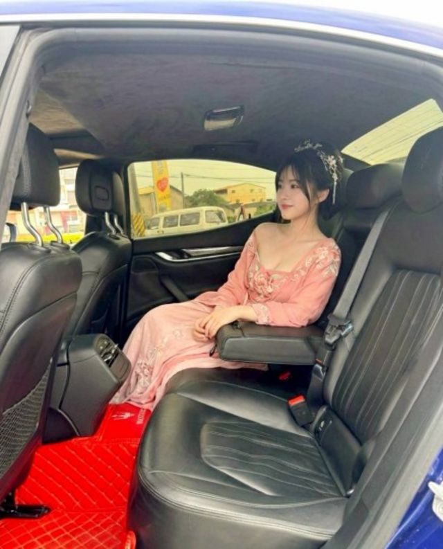 2013 瑪莎拉蒂Ghibli SQ4 跑12萬  第8張相片