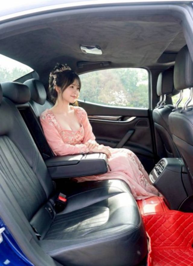 2013 瑪莎拉蒂Ghibli SQ4 跑12萬  第9張相片