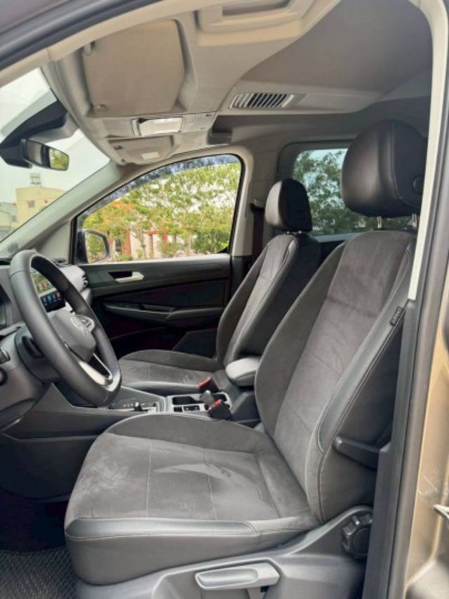 僅跑3萬 2023 福斯VW CADDY MAXI 2.0  第6張相片