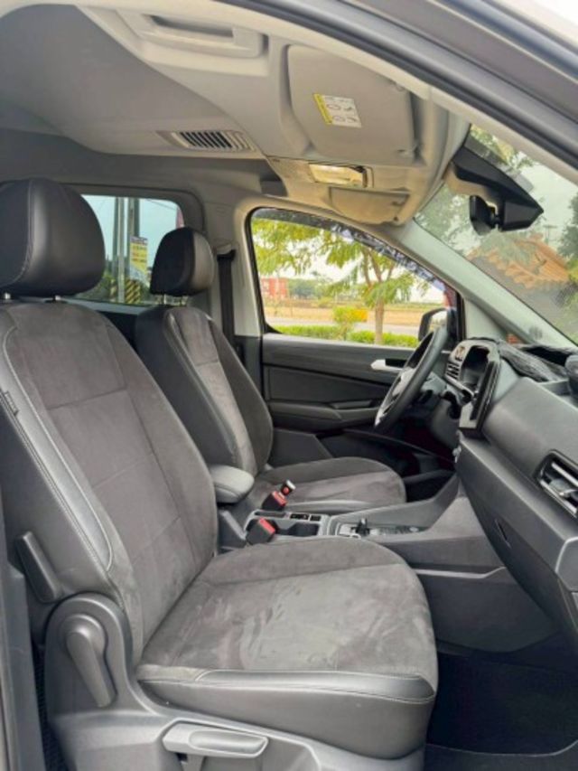 僅跑3萬 2023 福斯VW CADDY MAXI 2.0  第9張相片