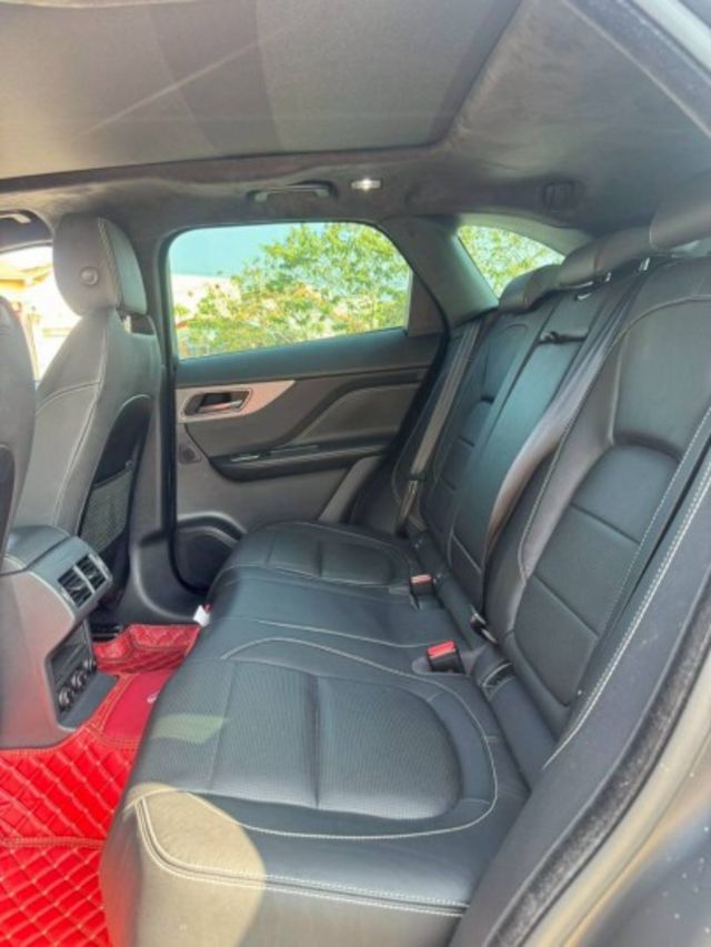 僅跑7萬 2018 F-PACE 3.0S  第9張相片